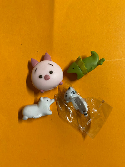 Kawaii Garage/Faulty Sale 🧡👑 FAULTY setje van 4 cable bites/dust plug (#45)